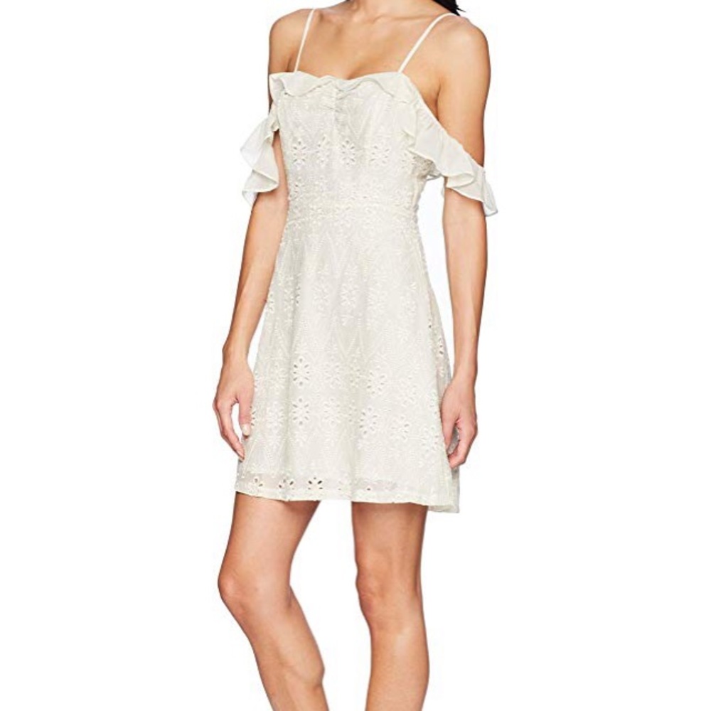 HP!! 👗💃🏻🌟ASTR NWT eyelet cold shoulder dress